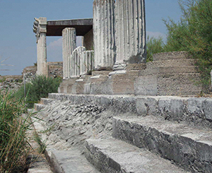 Ionic Stoa in the North Agora in Miletus, the usage of the rein-forced concrete for the re-erection of the fractals  in between 1971-88 (N. Kocaman Pavlovic 2018)